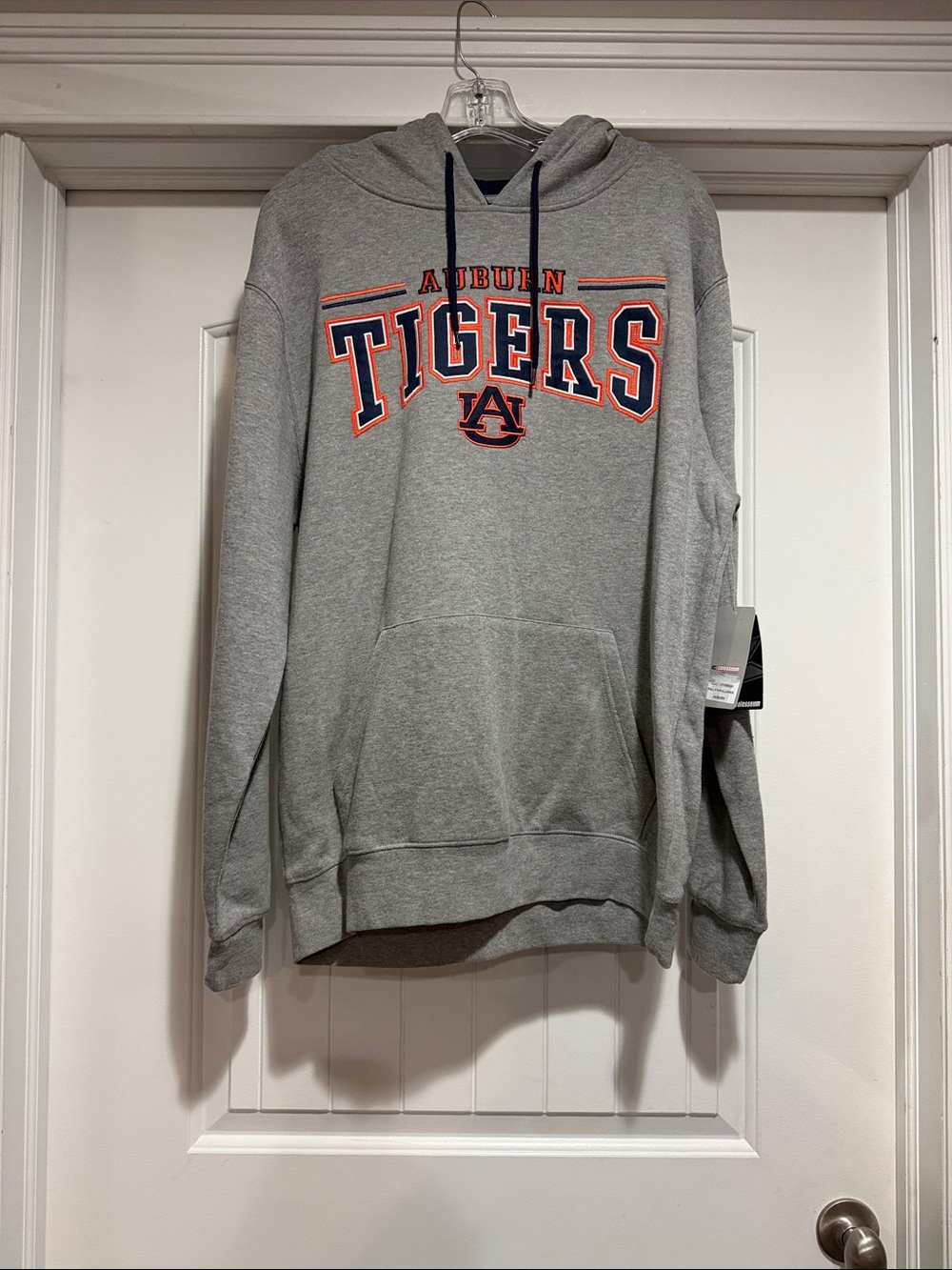 Auburn Tigers Gray Pullover Men’s  Hoodie Size Large.